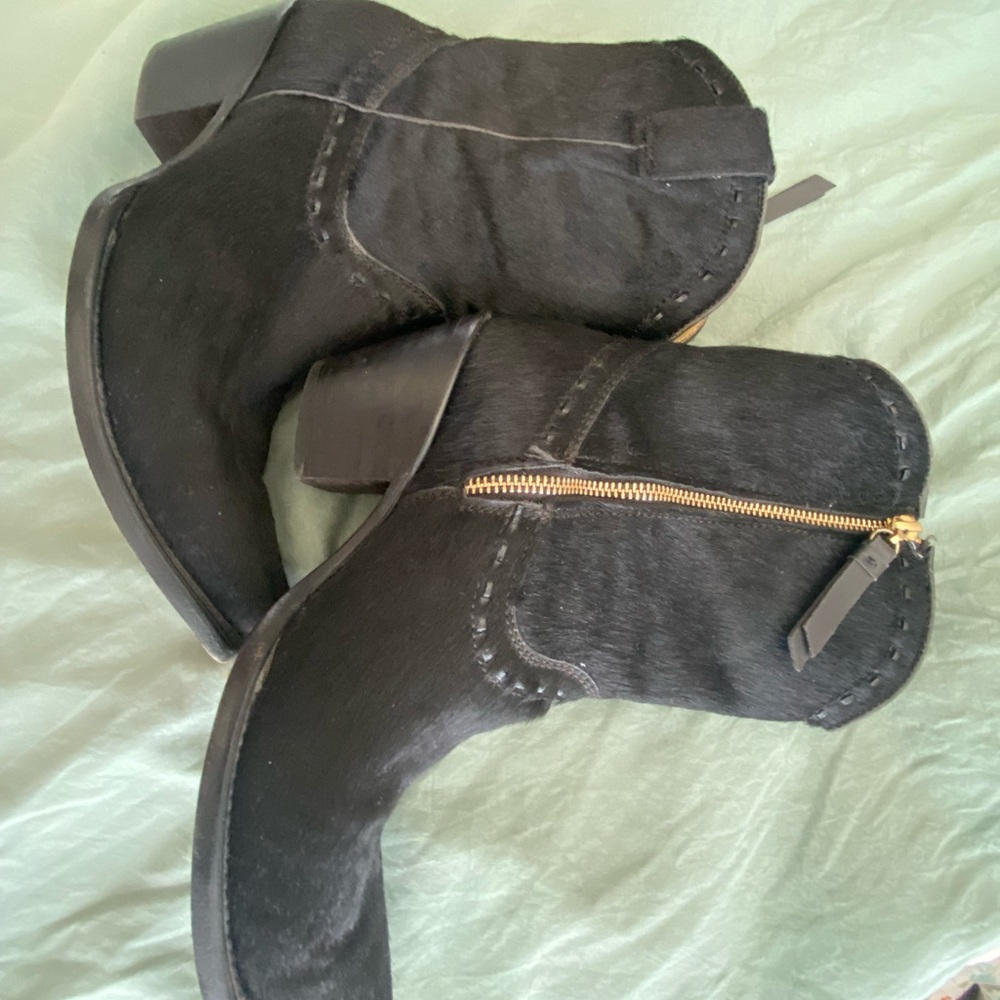 Black Bull Hyde cowboy boots